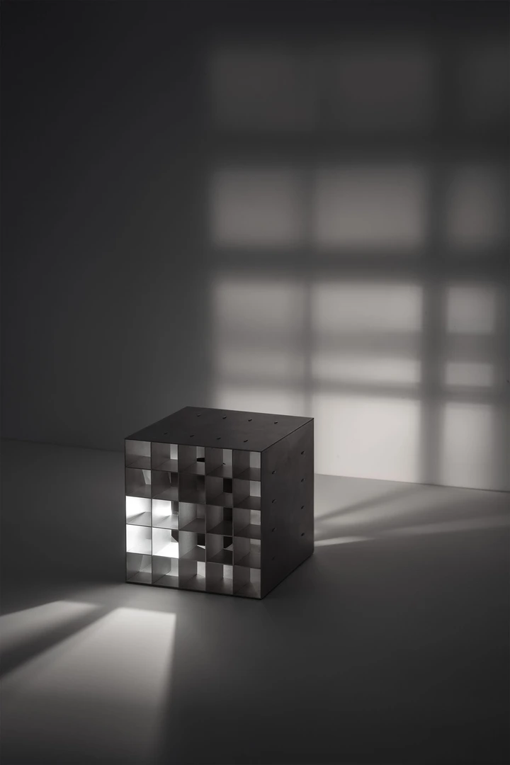LIght and shadow are emitted from a grid like structure 
