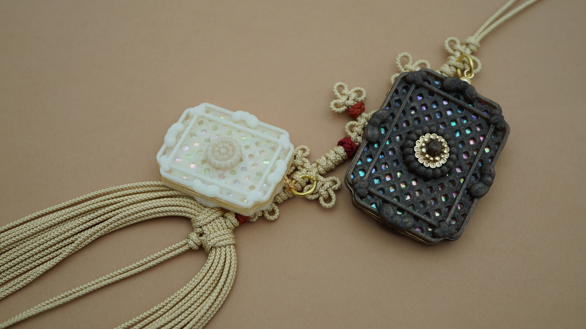 The Square charm Norigae, a waist of charm.
