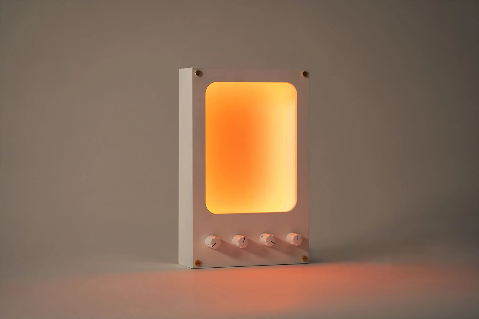 Dails like an alalogue radio allow you to search though thousands of colours in this desktop lamp